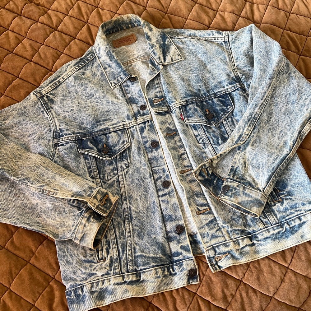 Vintage Levi’s Denim Jacket Large Acid Wash